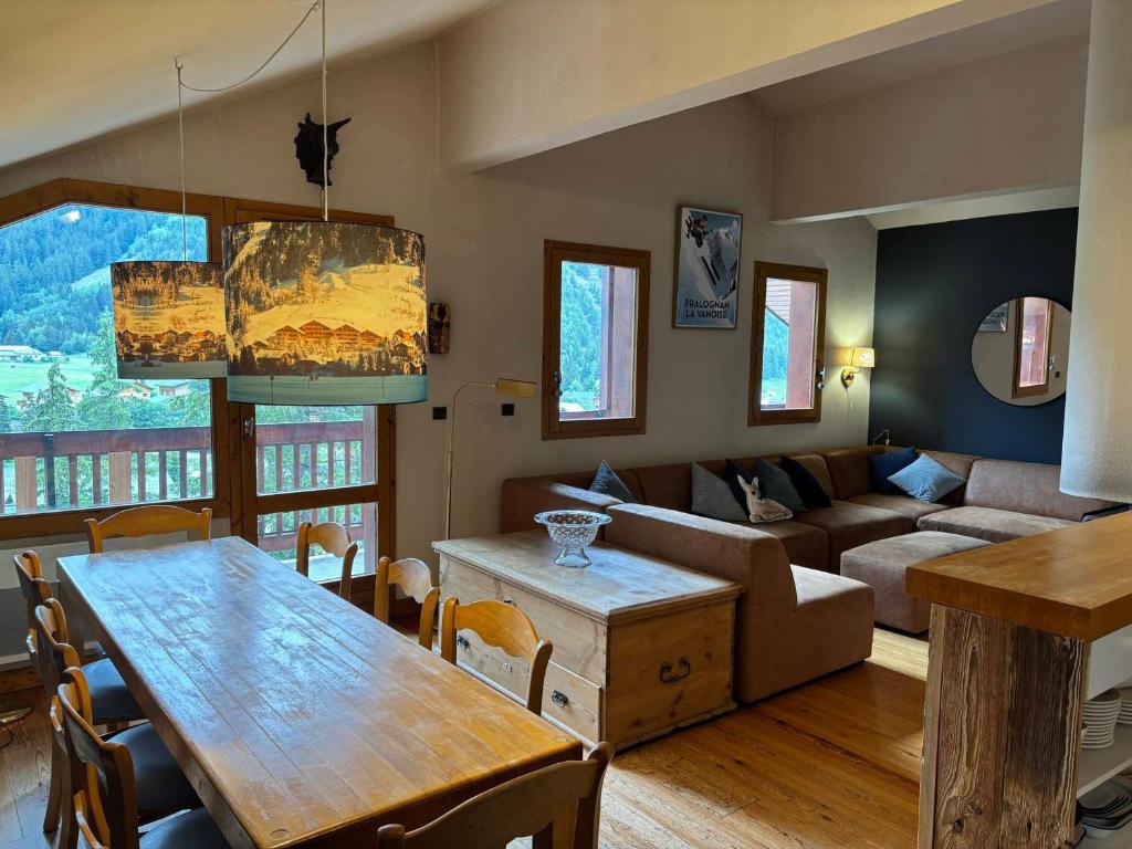 Appartement 4 pièces ensoleillé, balcon sud, près du téléphérique - FR-1-464-193 - 1