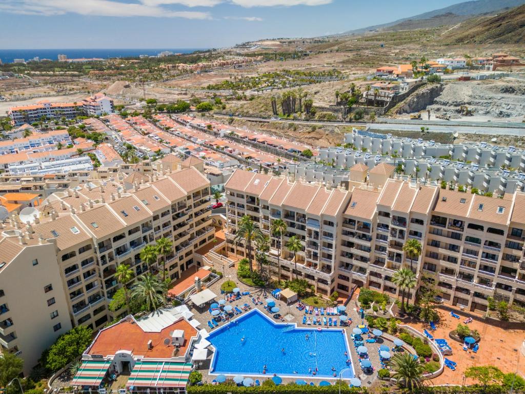 Castle Harbour SUN & FUN - RENEWED! heated pool, fibre net, 2 bedrooms - 3