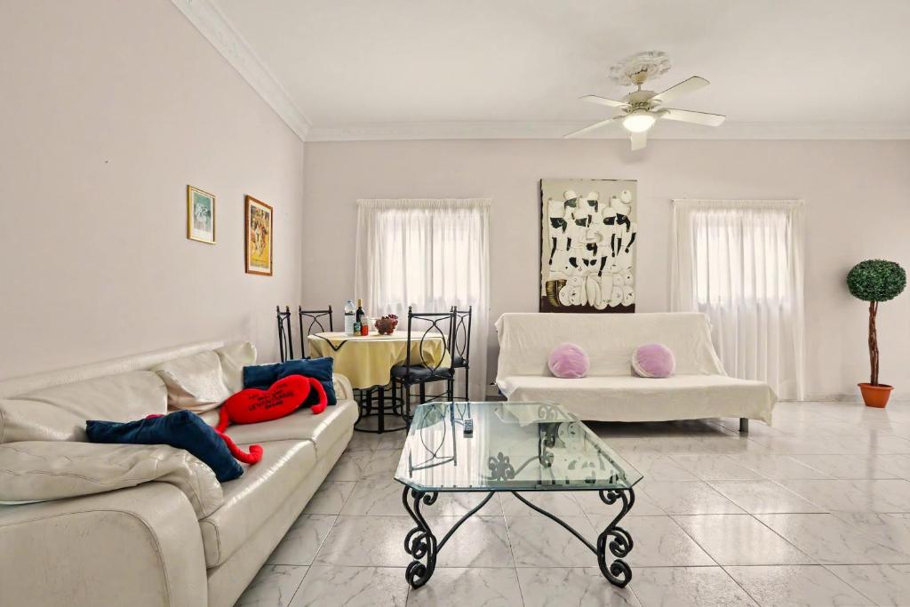 Beach 2-bedroom in Los Cristianos - 1