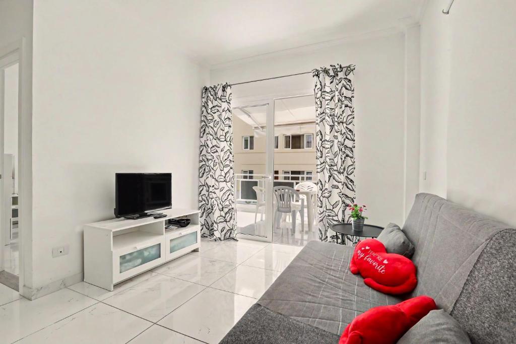 1-bedroom New beach apartment - 4