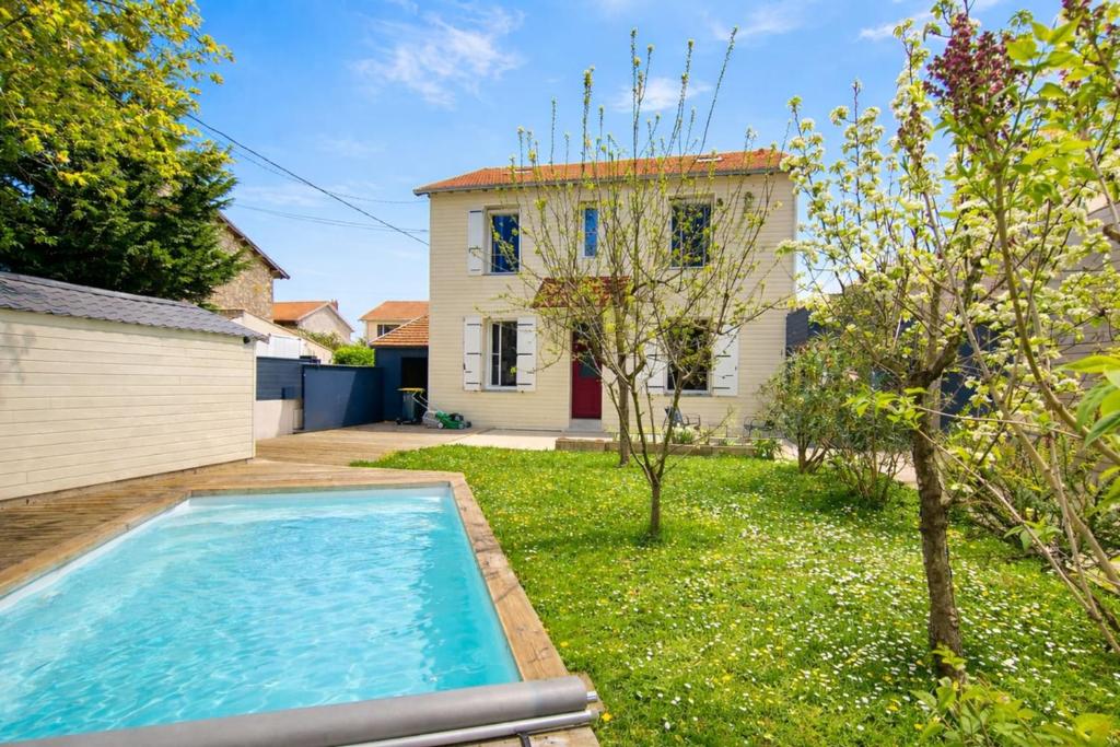 Bright house with private pool in La Rochelle - 2