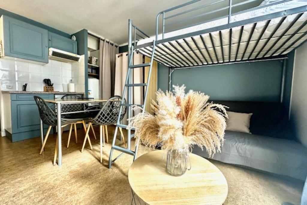 Lovely studio near the old port and train station - 1