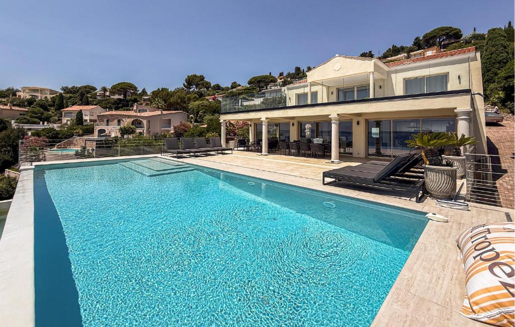 Beautiful Home In Les Issambres - 1