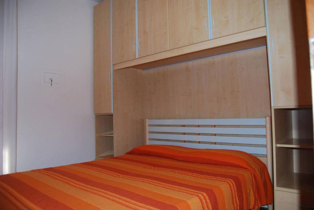 Warm two-room flat with balcony near the beach - 4