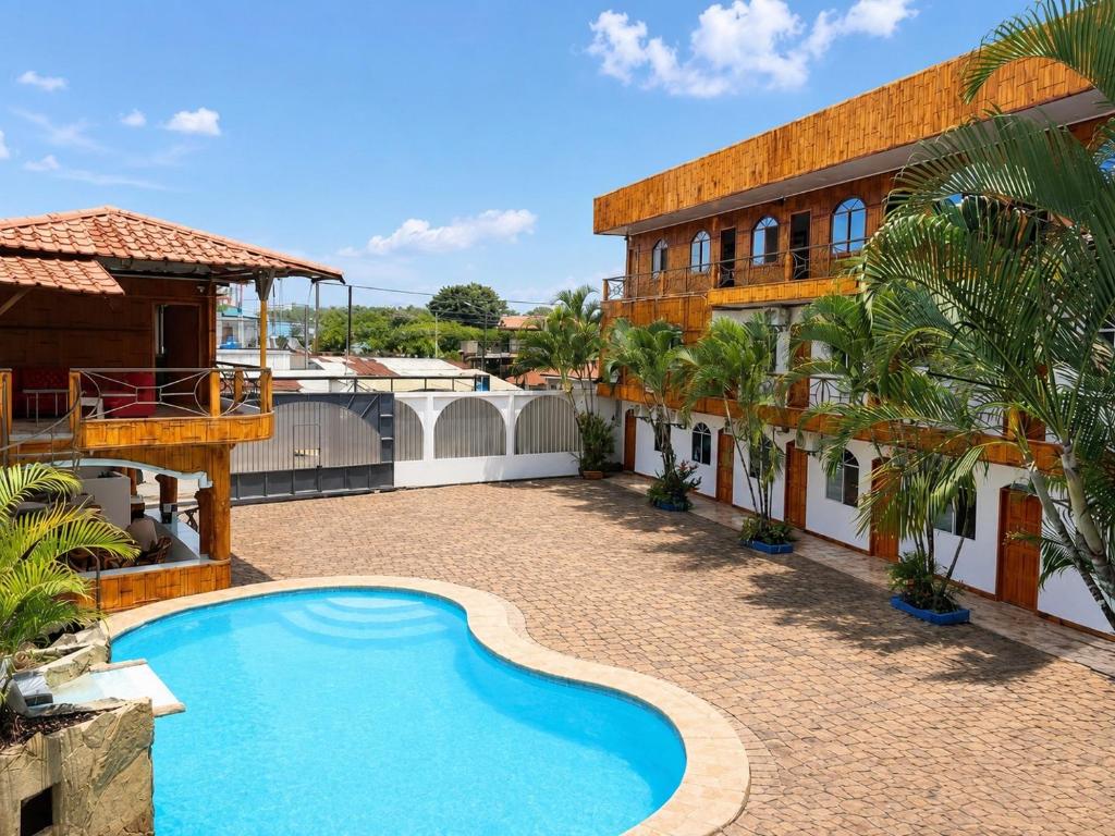 ECUADOR Hotel Pedernales MrRobert - 1