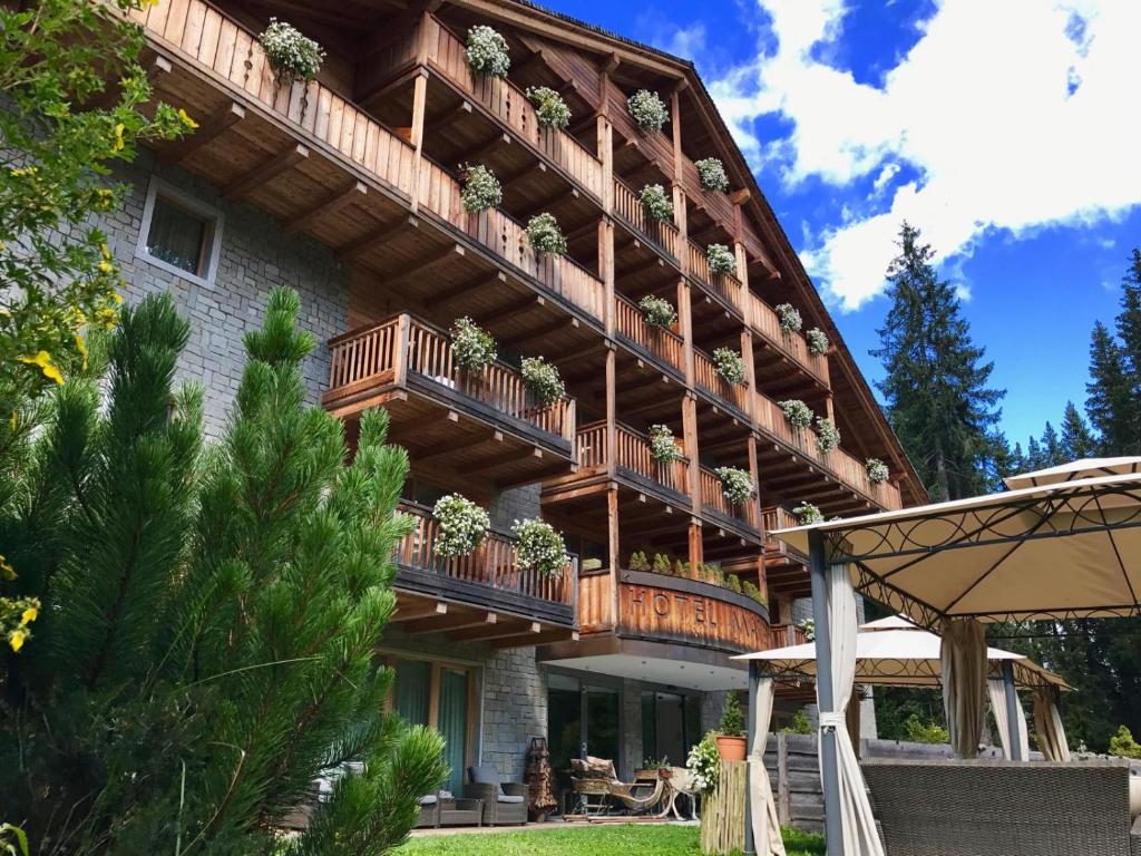 Maribel Hotel - 1
