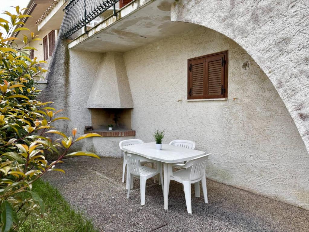 Relaxing villa with private garden near the sea - 2