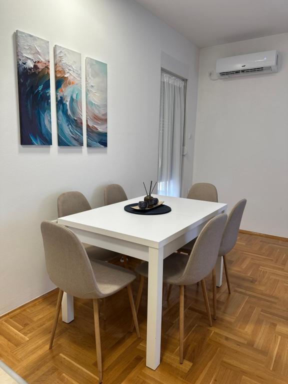Apartman Radmanović - Free Private Parking, Balcony, 10 min to City Center - 5