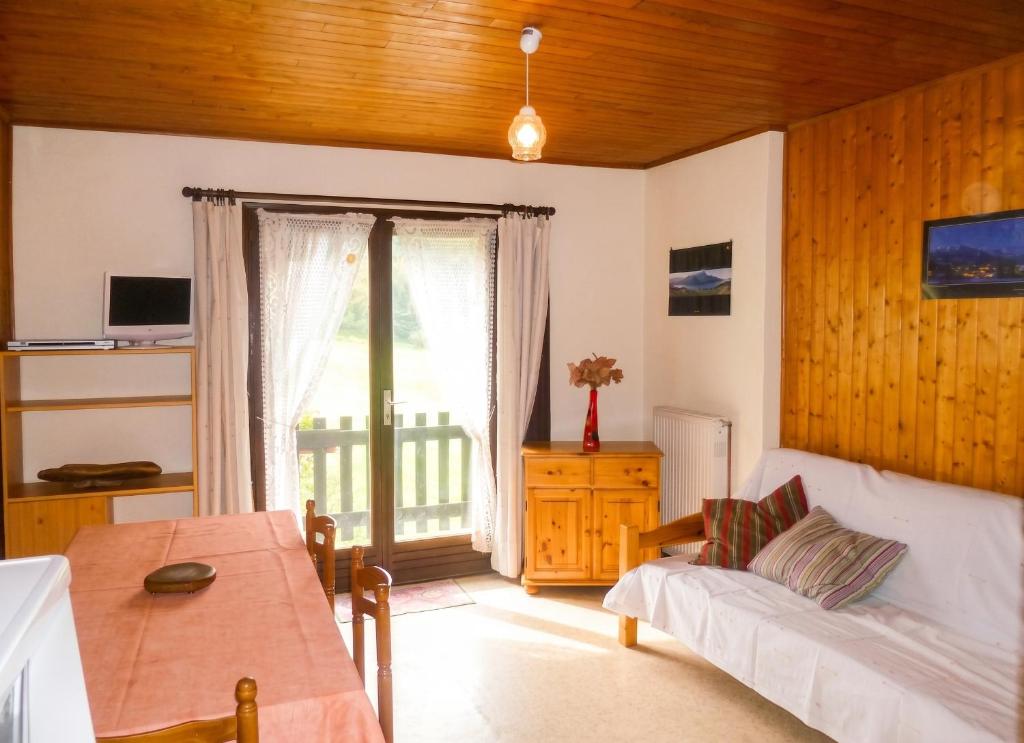 Maison de vacances confortable à Saint-Léger-les-Mélèzes, vue jardin - 2