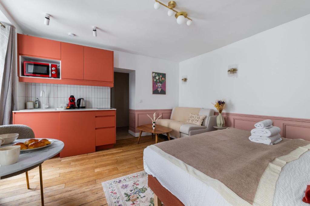 Grand studio refait a neuf Paris 16 - 4P - 4