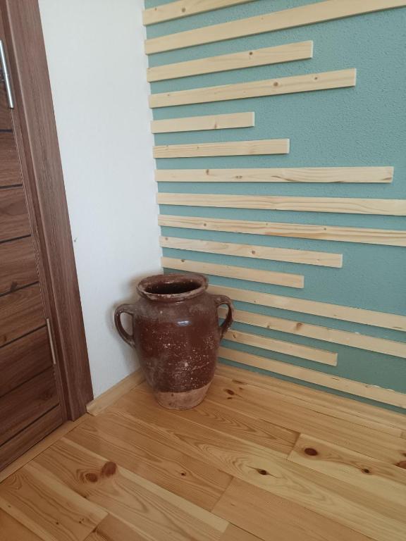 Vujošević Nest - 4