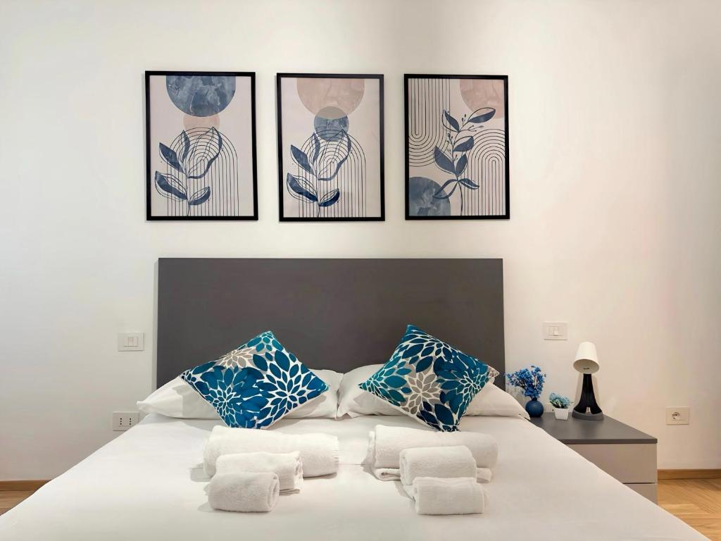 Luxury Porta Nuova Two-Bedroom Apartment in Central Turin - 4