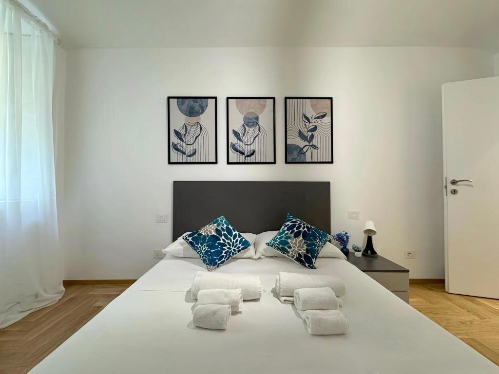 Luxury Porta Nuova Two-Bedroom Apartment in Central Turin - 3