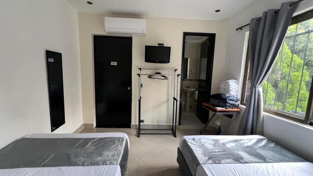 Hotel Laureles Home - 5