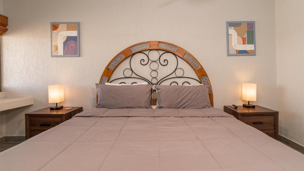 Beautiful Ocean view Retreat with Panoramic Ocean Views - 1