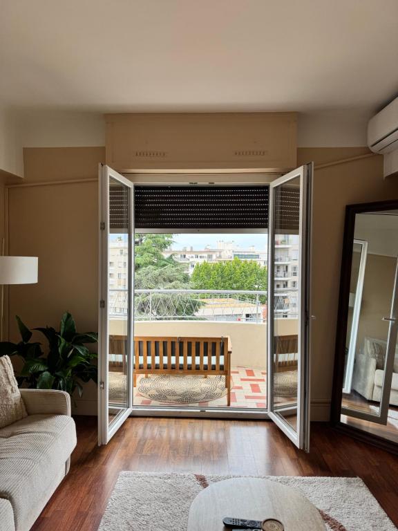 Appartement moderne au centre de Juan les Pins - 2
