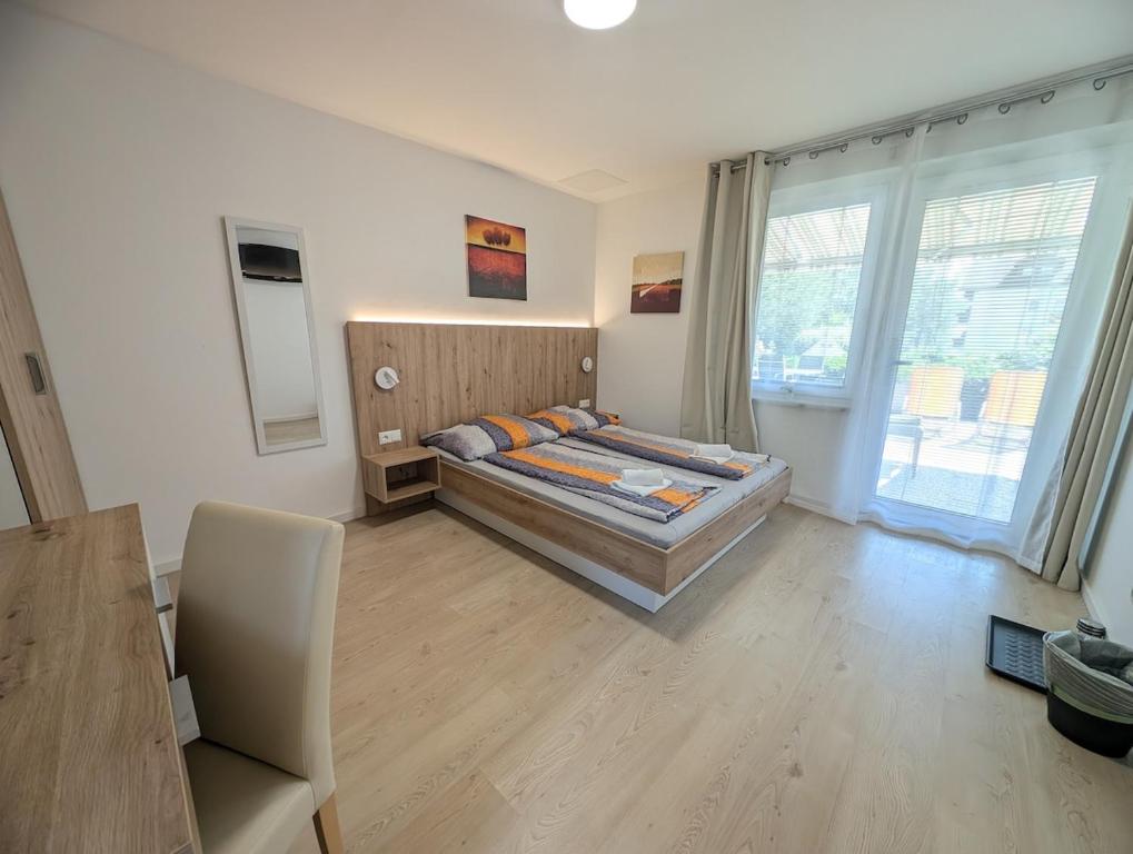 See 09 - Großzügiges Terrassenstudio in Seenähe - 1