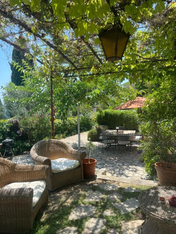 Petite Maison Provençale en pierre - Le Mazet - 2