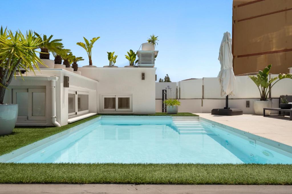 Marbella Sky Penthouse - Private Rooftop Pool - 2