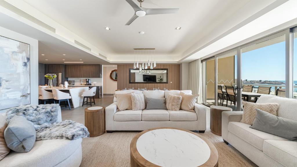 Experience the Newest 3BR/3BA Gem on Sandy Beach - 3
