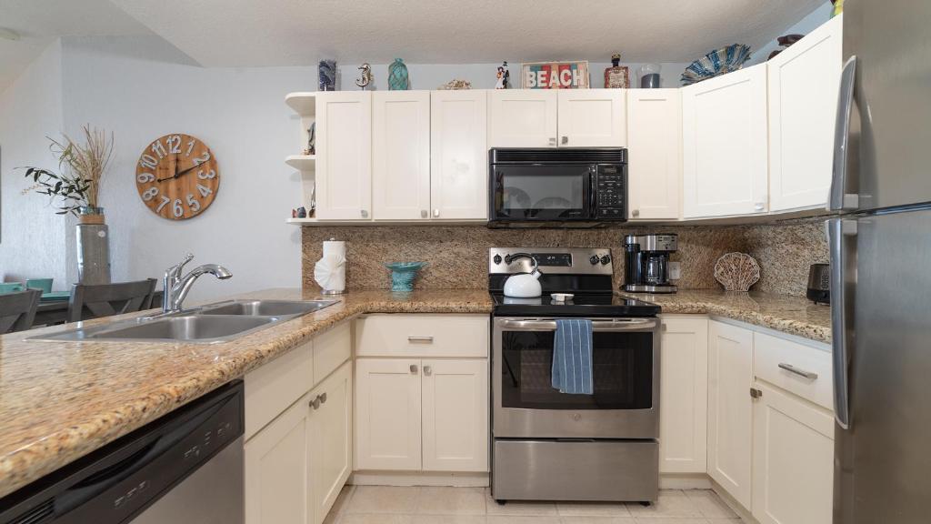 Enjoy This Beautiful 2BR/2BA Condo by the Beach at the Sonoran Spa Resort - 3