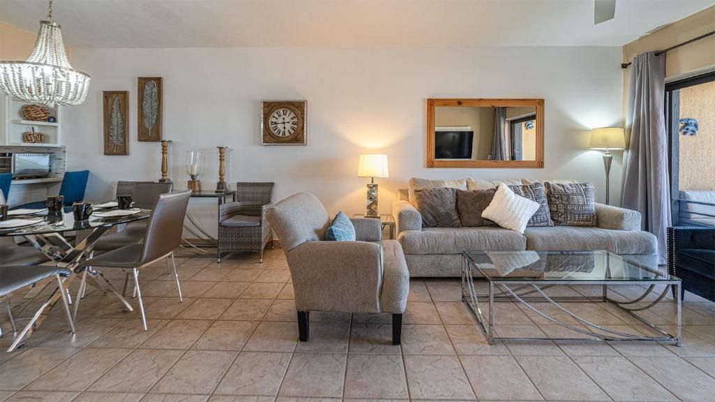 Renovated 2BR/2BA Ocean View Retreat on Sandy Beach - 5