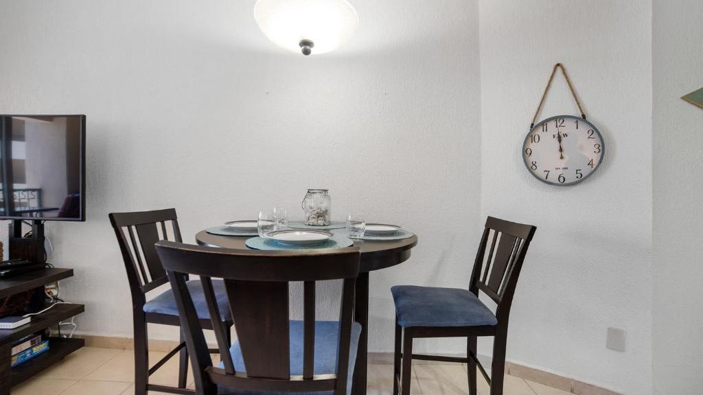 Beautiful 1BR/1BA Retreat with Panoramic Ocean Views - 5
