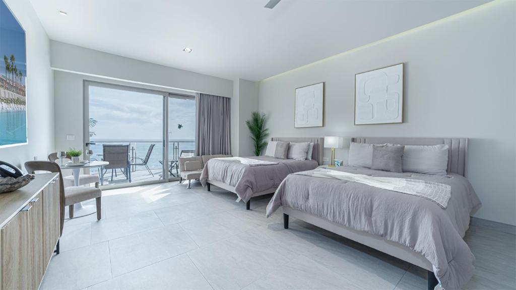 Oceanfront Destination for Luxury and Beauty - 3