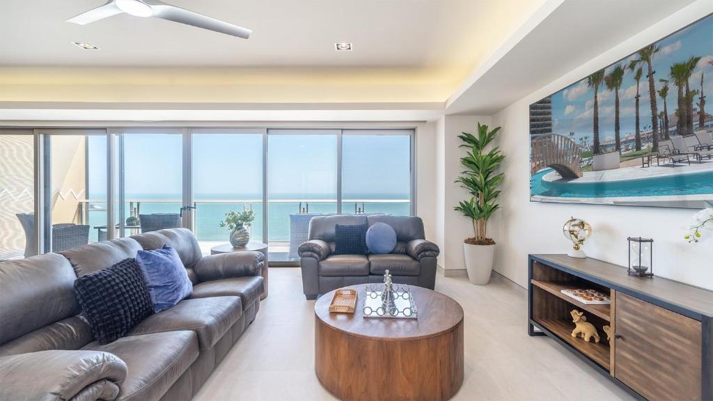 The Grand Horizon Élite - 4BR/4BA Beachfront Condo - 3