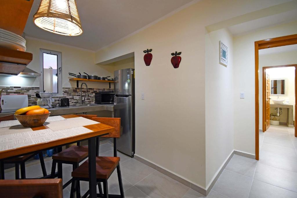 The Poolside Suite Downtown Access free parking on street - 5