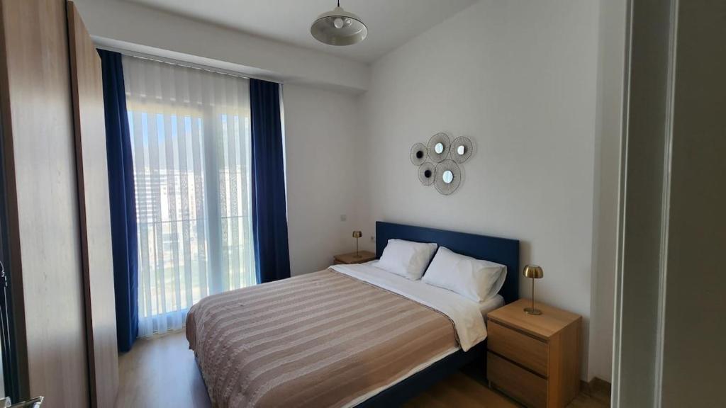 PMTR BAR Luxury Sea View 2BR Apartment Modern Pool Parking - 1