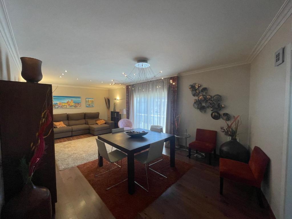 Family apartment with large terrace - 3