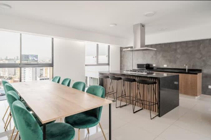 Stylish Flat 609 in the Hearth of Miraflores - 3