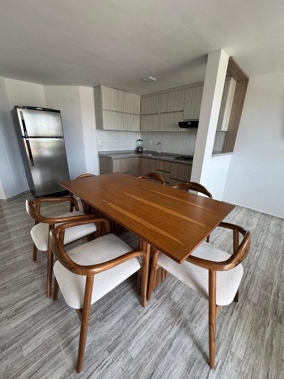 Sofi House Zap - 2