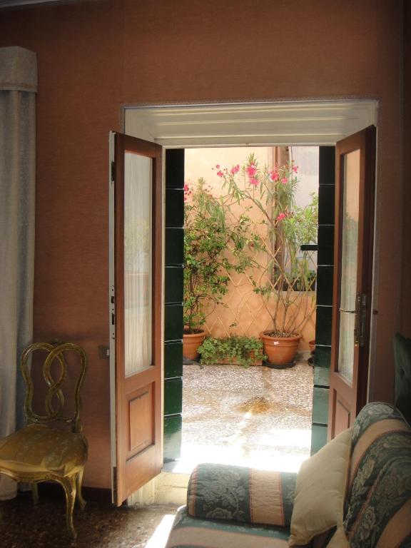 Palazzetto San Lio, Rialto photo