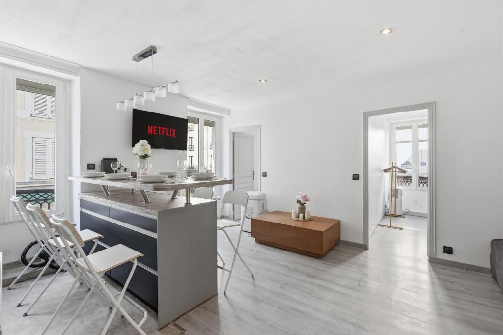 2BR Boutique Apartment Near Bastille with Netflix - 1