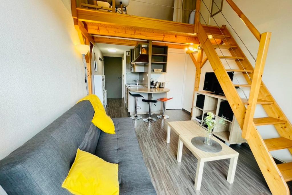 Lovely Apartment With Balcony Near The Lake - 5