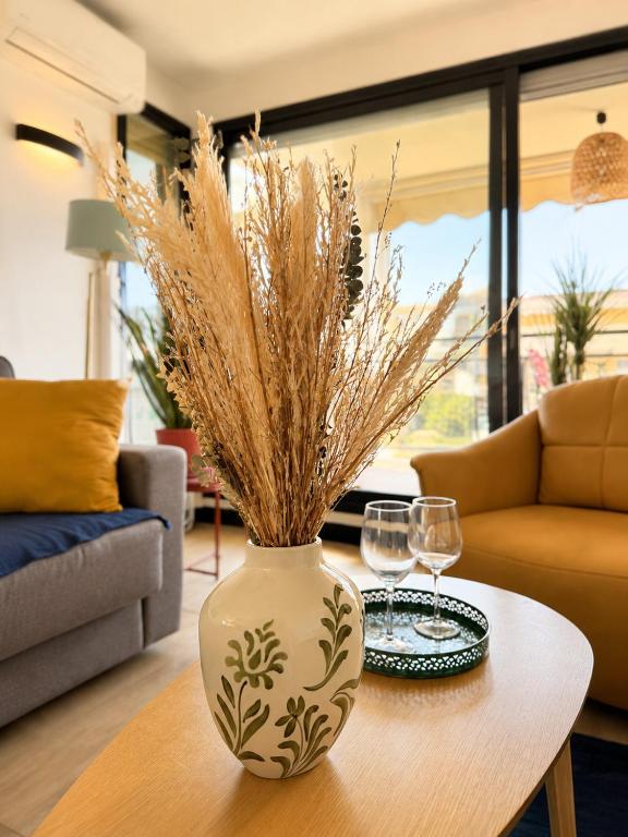 Home Riviera - One-Bedroom Apartment Near Beach - 4