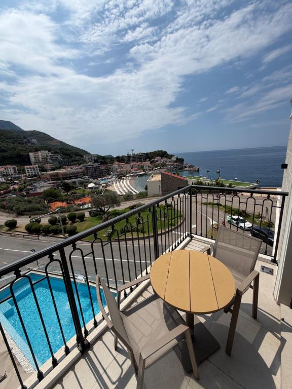 Exclusive Hotel - 3