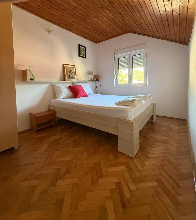 Apartman sa dve spavace sobe Popović - 1