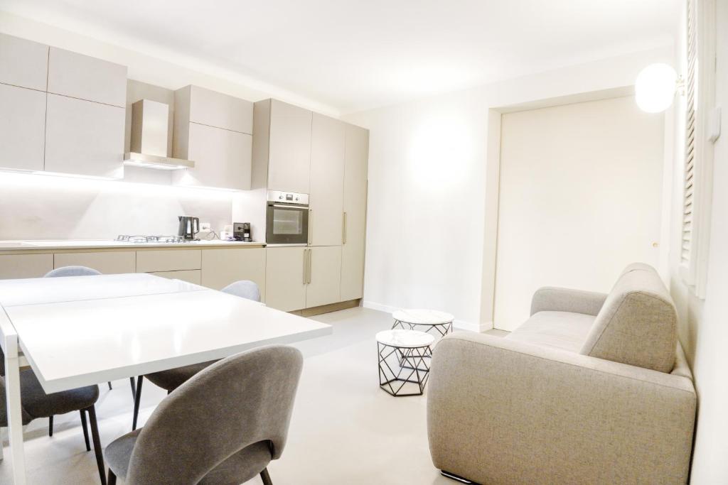 Monforte Premium Apartment - Steps from San Babila - 2