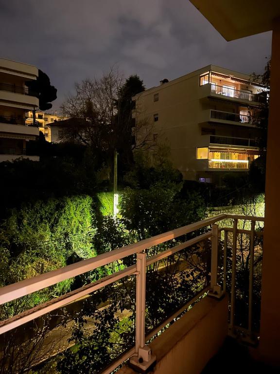 joli studio avec terrasse au calme - 2