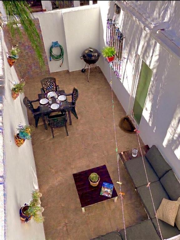 Quiet 3-bedroom house near Town Hall & Centre - 2
