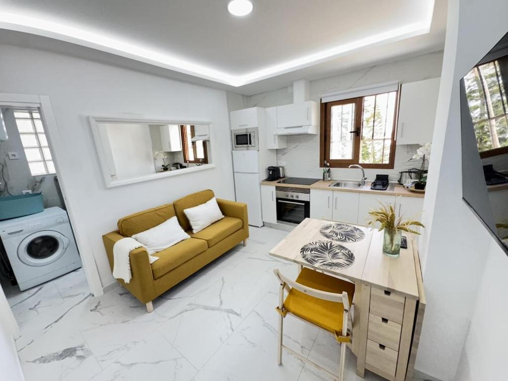 Cozy Apartment with Wi-Fi-322 - 1