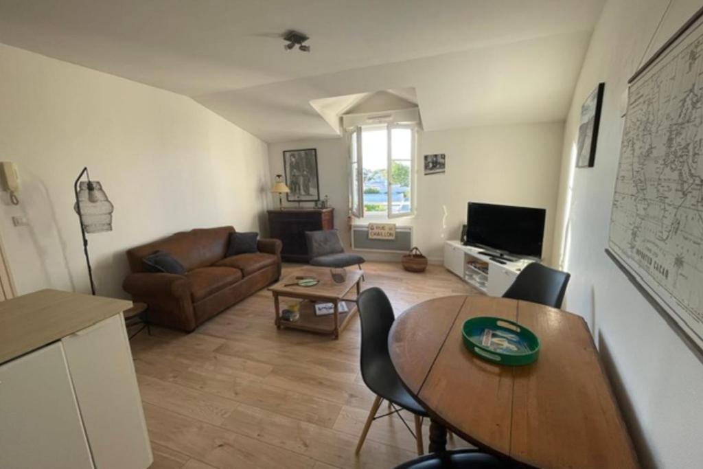 Charming quiet apartment with views over rooftops - 2