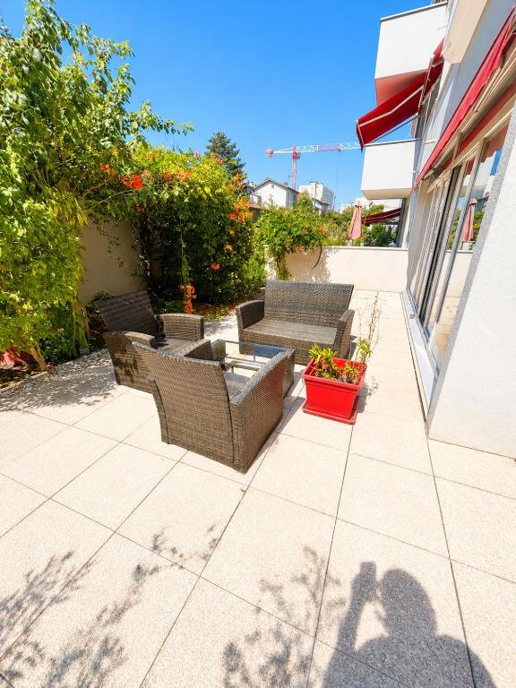 Excellent! Terrace, garden, garage, secured - 1