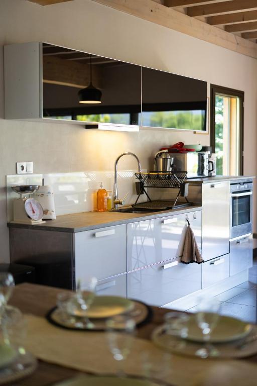 Villa with pool, 5 minutes from the lake - 3