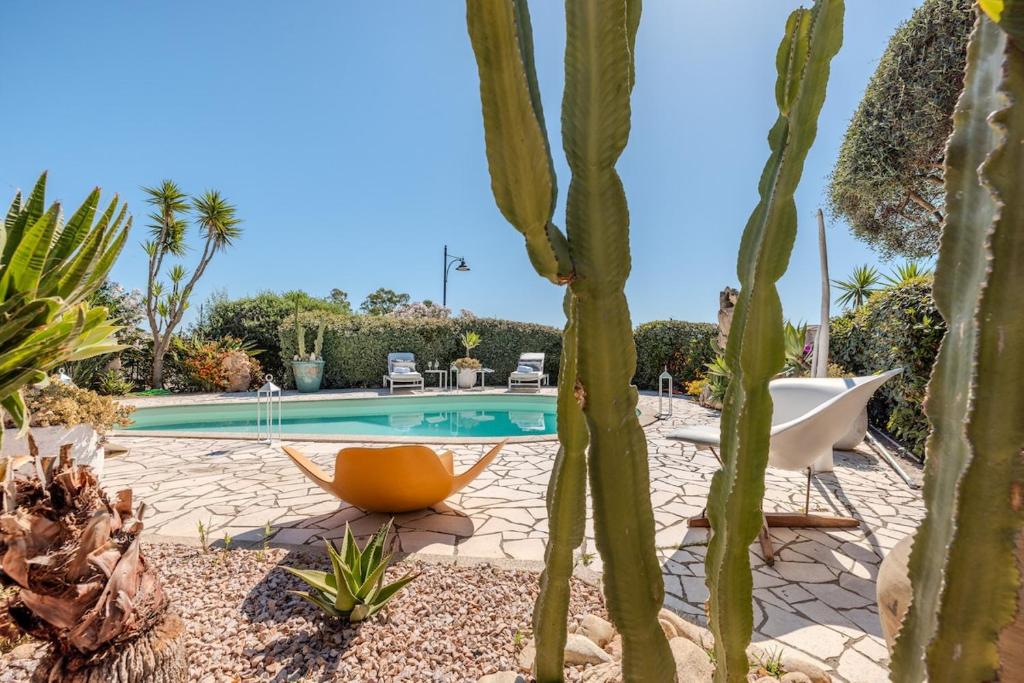 Garden Suite - Shared Pool & Designer Interiors - 4