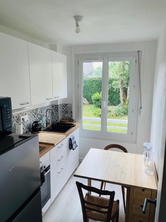 Cozy and bright apartment with private parking - 4