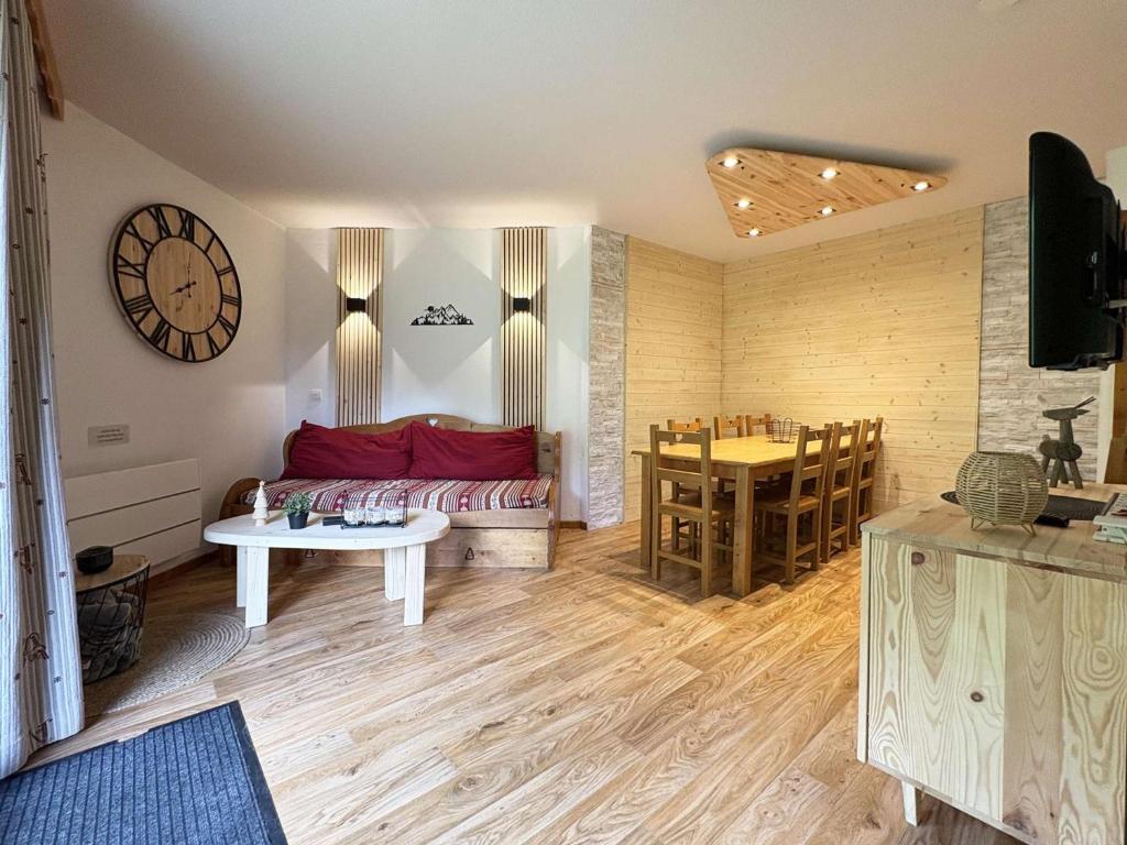 Les Orres 1800 - Grand appart 3 pièces, 8 pers, piscine chauffée, sauna - FR-1-322-605 - 1